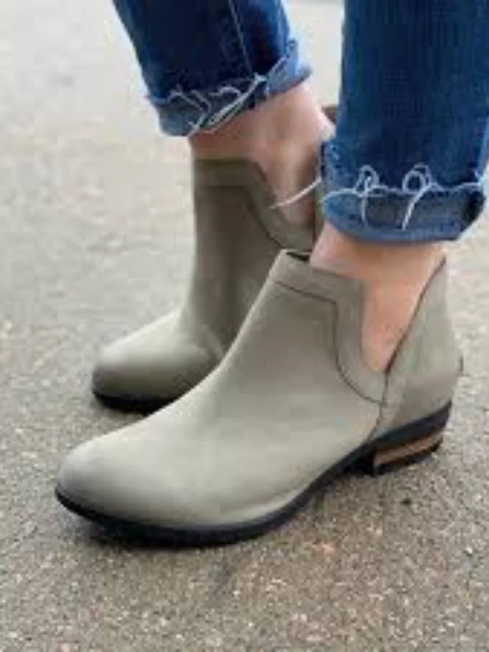 Sorel - Lolla Cut Out Bootsie Pull-On Bootie LL3264-240 | 8 | Sage Taupe Gray